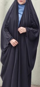 چادر جواهر دوزی روی آستین