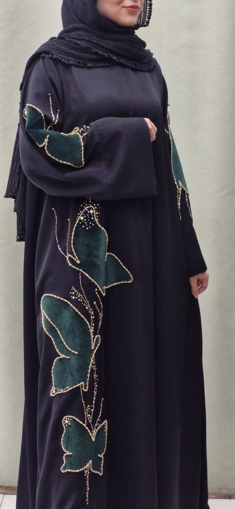 مانتوعربی مخمل جواهر طرح پروانه و نیلوفر